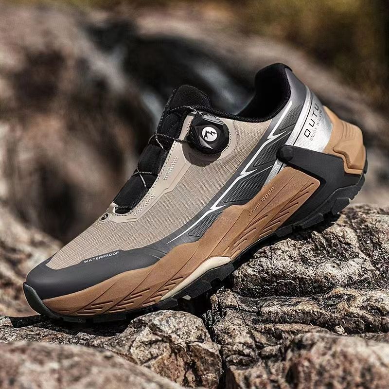 Outdoor Waterproof Breathable Mountaineering Sneakers